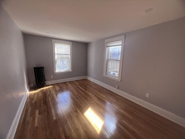 Building Photo - 54P