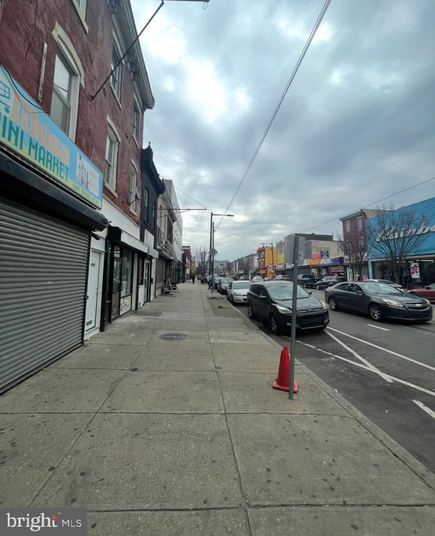 Foto del edificio - 4087 Lancaster Ave