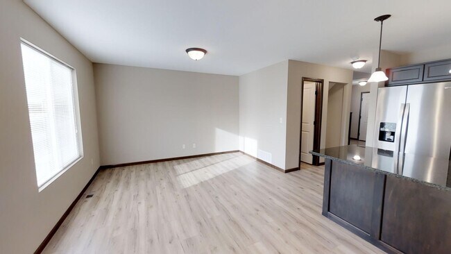 Foto del edificio - 8726 E Harry Ct