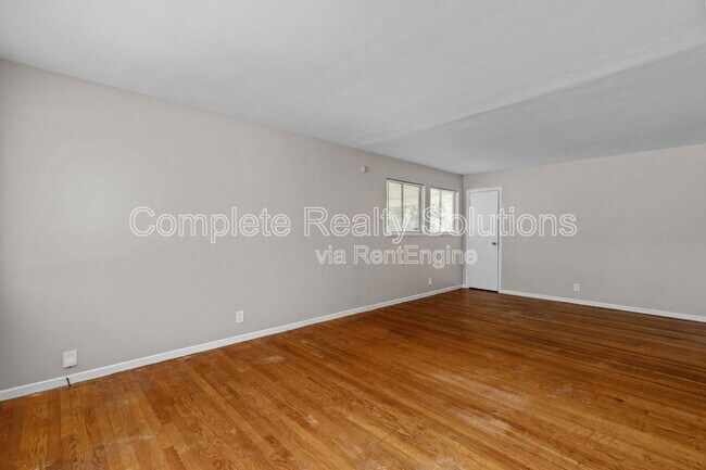 Foto del edificio - 10721 Spring Garden Dr
