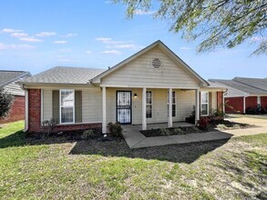 Building Photo - 1821 Central Trails Dr