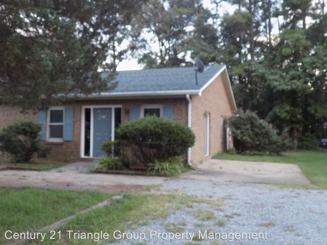 Building Photo - 907 W C St