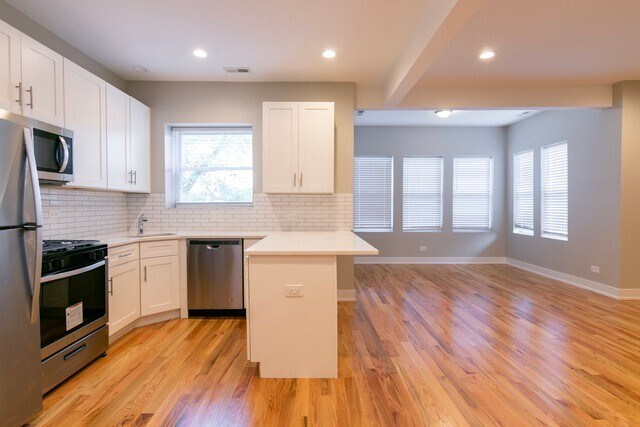 Building Photo - 5426 S Ingleside Ave