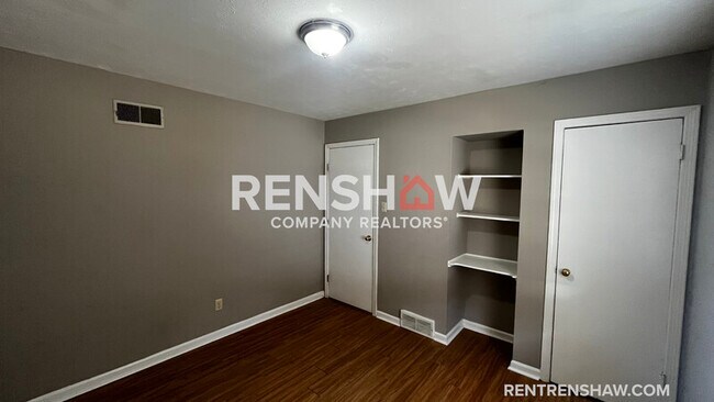 Foto del edificio - 4866 Berrydale Ave