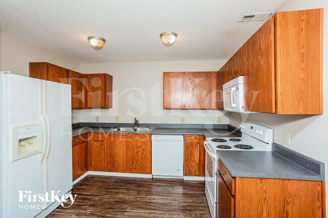 Foto del edificio - 12205 Lindley Dr