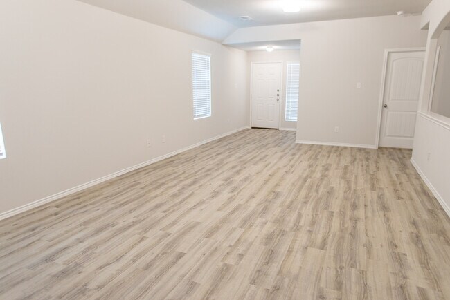 Building Photo - 631 Lentisco Dr