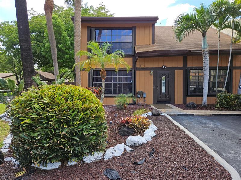 Foto principal - 10191 Oleander Ct