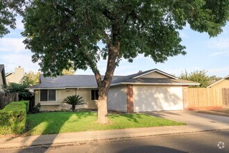 Building Photo - 1409 Entrada Way