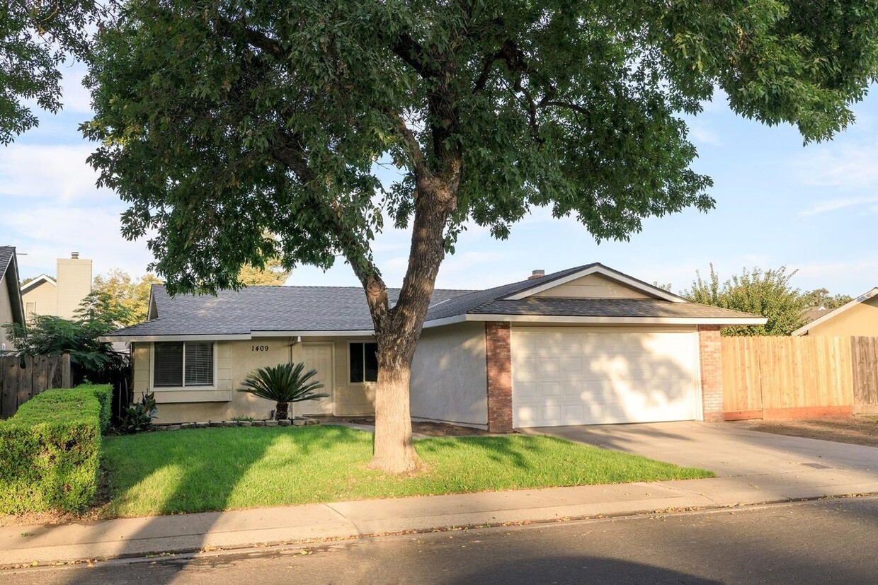 Primary Photo - Single story home located in Sonoma Elemen...