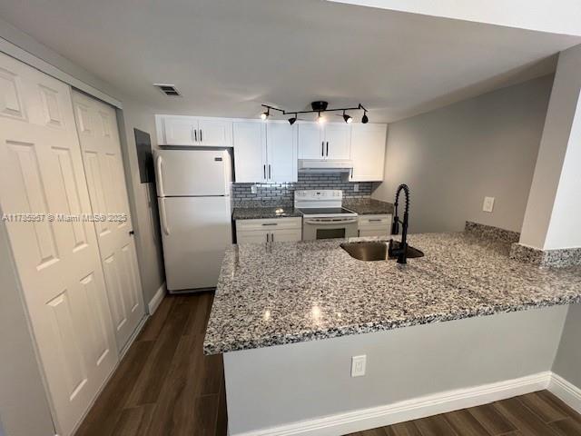 Building Photo - 6855 SW 45th Ln