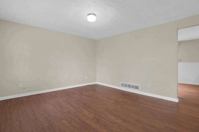 Foto del edificio - 2464 Queenswood Dr