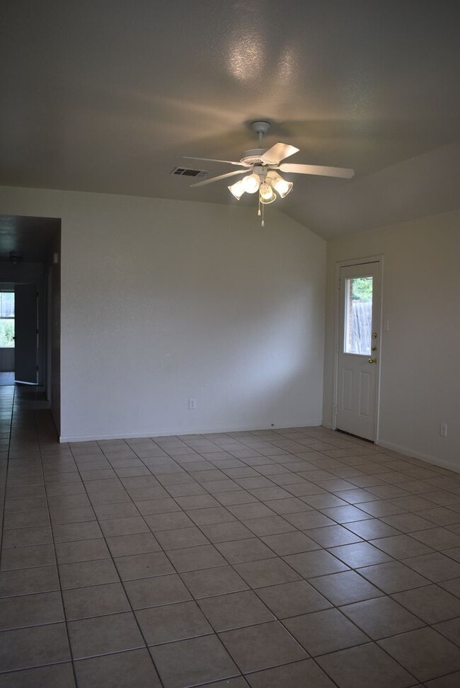 Building Photo - 404 Dale Ave