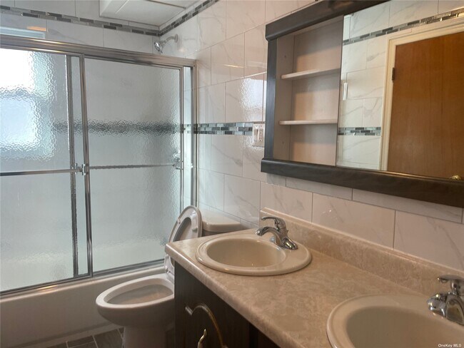 Foto del edificio - 241-20 140th Ave