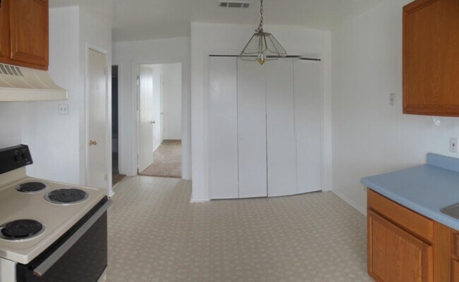Building Photo - 1902 Windward Dr