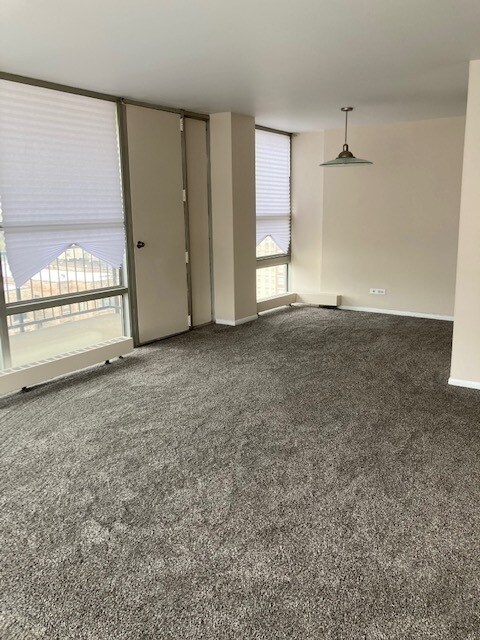Foto del edificio - 6730 S South Shore Dr