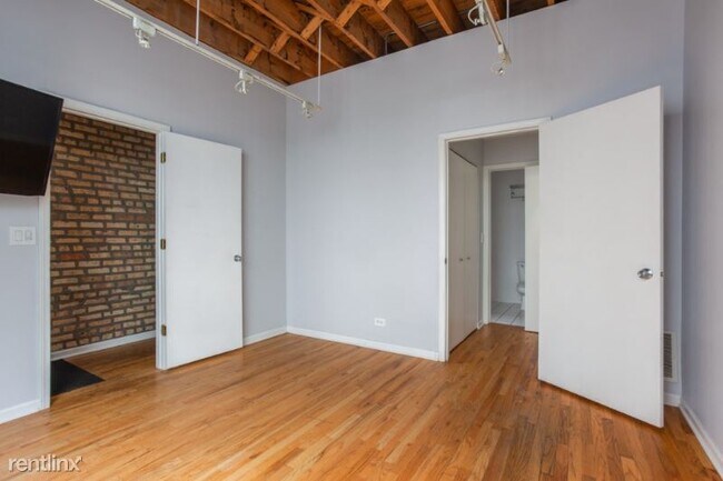 Foto del edificio - 2943 N Lincoln Ave