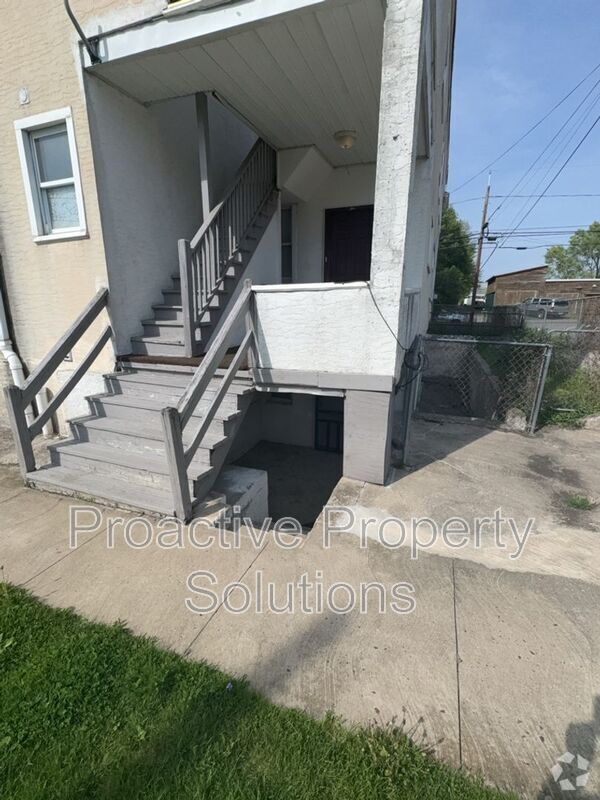 Building Photo - 534-534 Cherry St