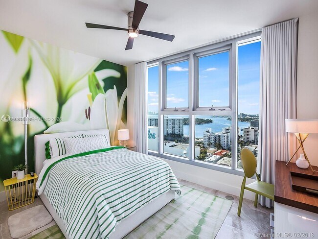 Foto del edificio - 6899 Collins Ave