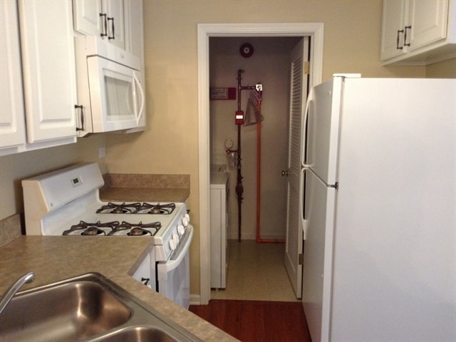Building Photo - 574 Foxridge Dr