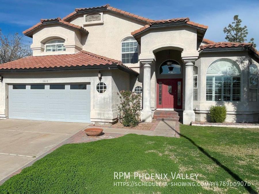 Primary Photo - Spacious 4 Bed, *NEW* Paint Throughout, Fu...