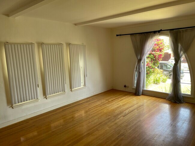 Foto del edificio - 1547 S Wooster St