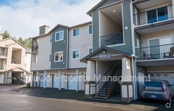 Building Photo - 10740 NE Holly St