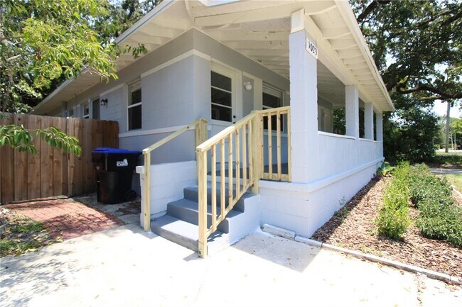 Foto del edificio - 1023 Dowd Ave
