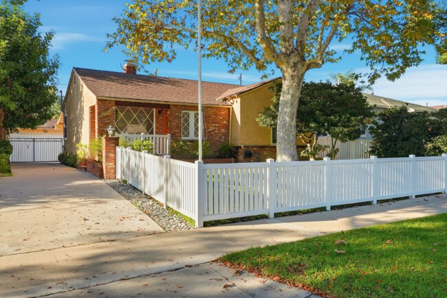 Foto del edificio - 1808 N Edison Blvd