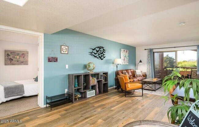 Building Photo - 4303 E Cactus Rd