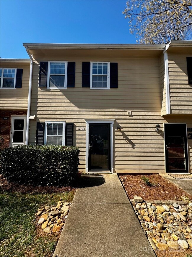 Building Photo - 6102 Heath Ridge Ct