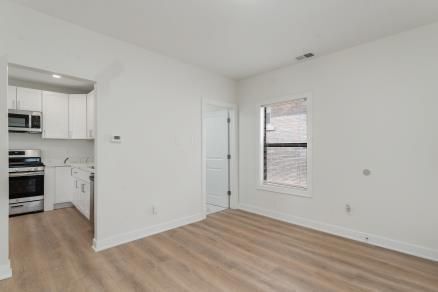 Foto del edificio - 6183 Hecla St