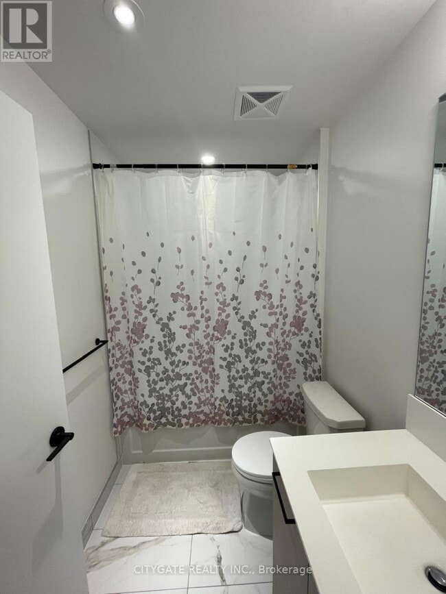 Building Photo - 10 Lagerfeld Dr