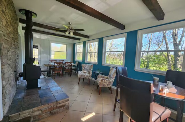 Building Photo - 1725 Hudson Rd