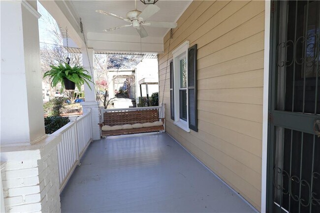 Building Photo - 217 Mountain View St