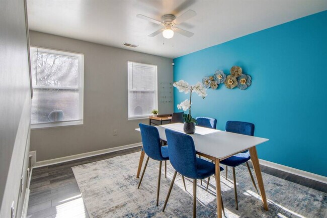 Building Photo - 1216 W Lafayette Ave