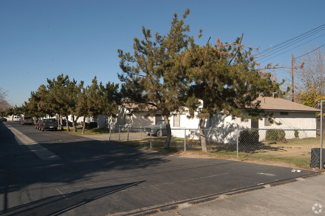 Building Photo - 7796 S Sterling Ave