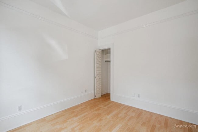 Building Photo - 285 Pixley St