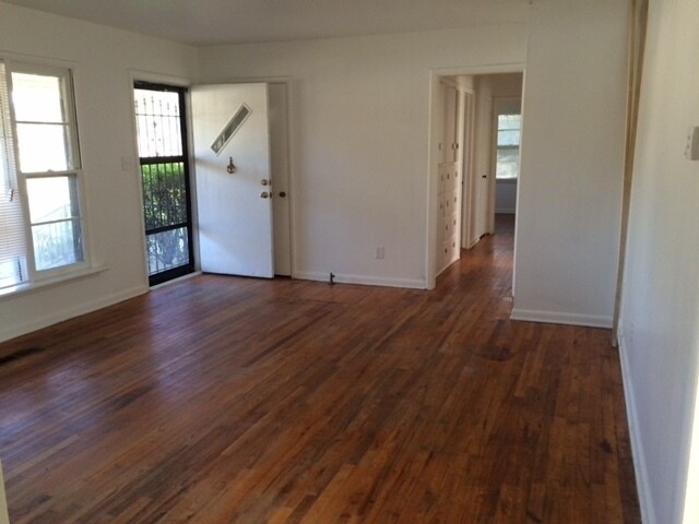 Building Photo - Fantastic Central Norman 3 Bed 1 Bath