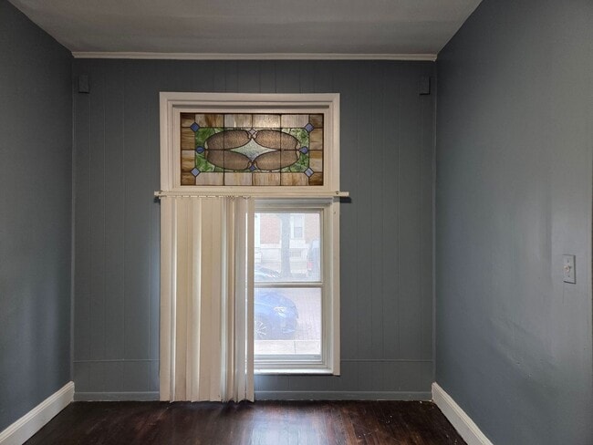 Building Photo - 406 S Macon St.