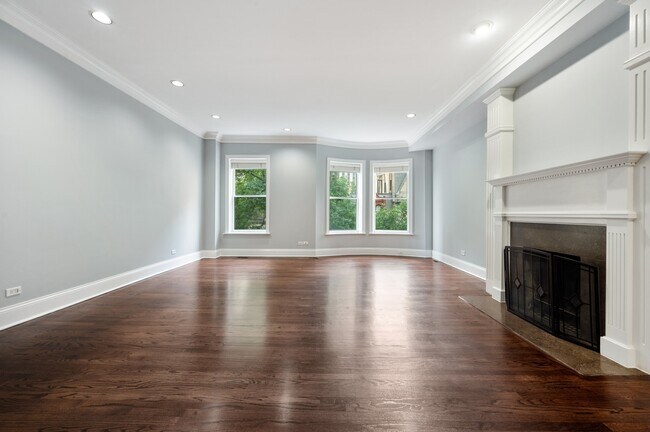 Building Photo - 80 E Elm St