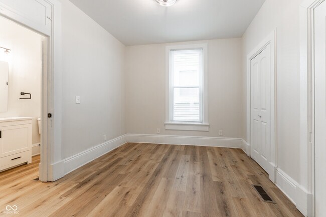 Foto del edificio - 874 Fletcher Ave