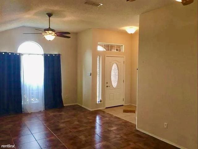 Foto del edificio - 10216 Tustin Terrace