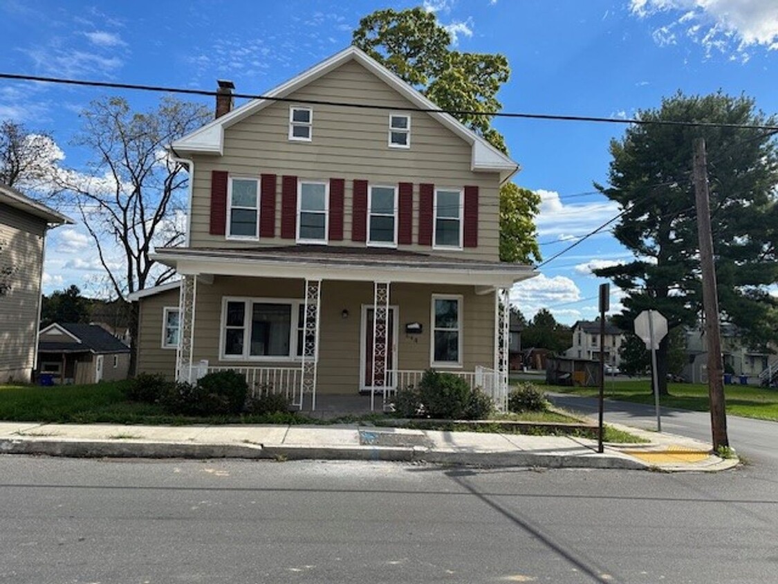 Foto principal - Spacious Home in Harrisburg, PA Central Da...