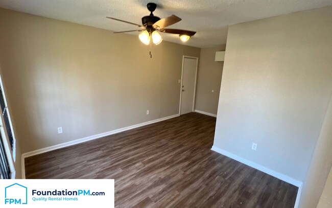 Building Photo - 695 Saxon Ave