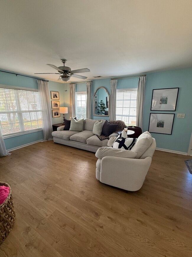 Foto del edificio - 4414 Sages Ave