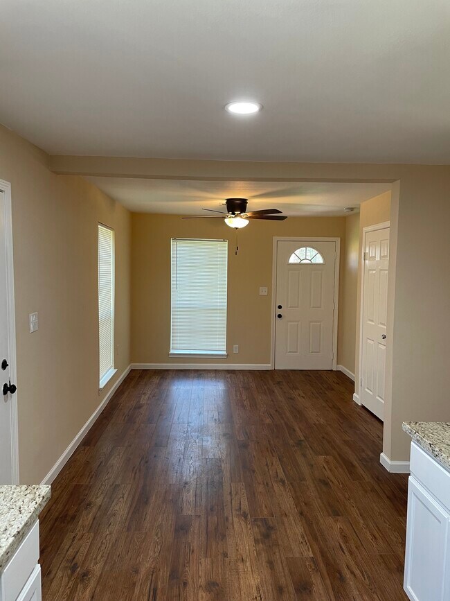 Living Room - 5603 Pickfair St