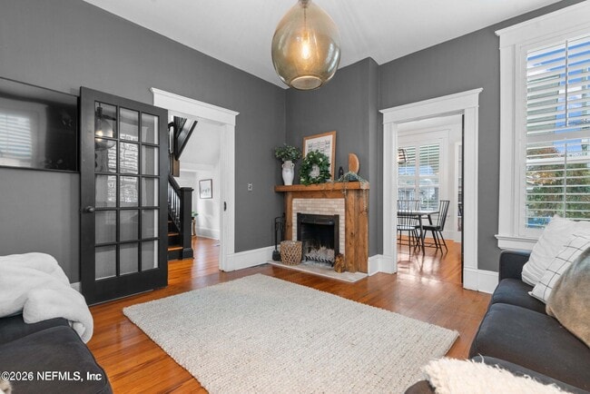 Building Photo - 4236 Melrose Ave