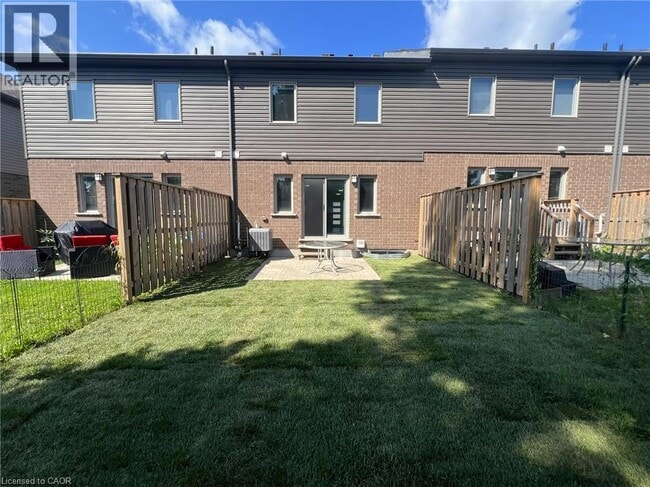 Building Photo - 88 Nieson St