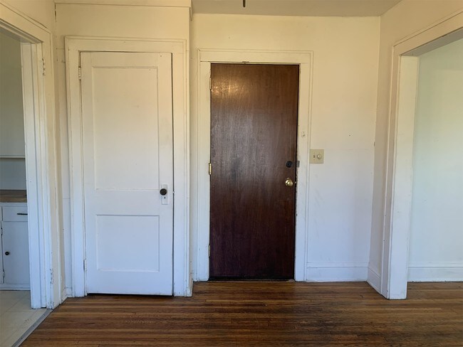 Building Photo - 382 Pierce St