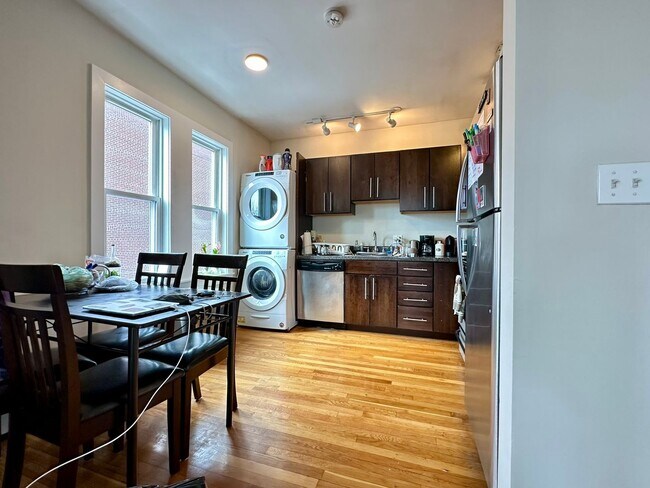 Building Photo - Mission Hill Area. Available September 1, ...